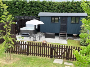 Shepherds Hut with Hot Tub